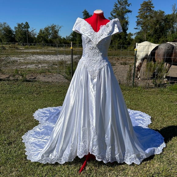 VINTAGE 1990s Mori Lee Wedding Dress Beaded Pearl Off Shoulder Bow 9' Train - S - Picture 2 of 16